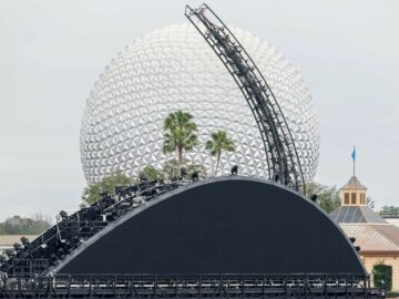 Disney Epcot instala ensamblajes modulares integrados fabricados a medida de Kubes Steel que albergan efectos especiales para el espectáculo de luces musicales "Armonioso"